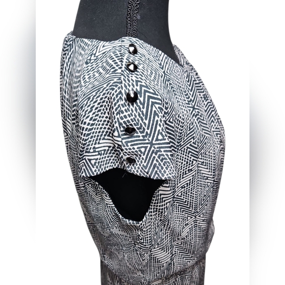 Guess Black & Cream Flutter Sleeve Mini Dress Size 6 - Picture 2 of 10